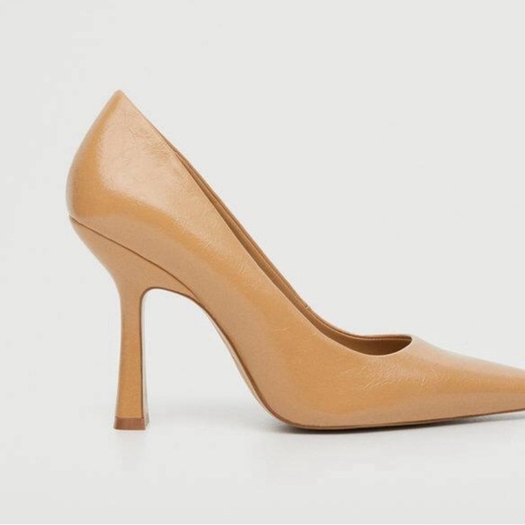 Pointed toe pumps

Medium Brown - Picture 1 of 5